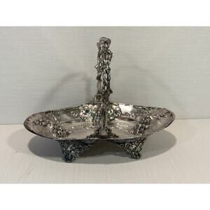 Homan Mfg. Co. quadruple plate swing-handle bride’s basket grape & vine